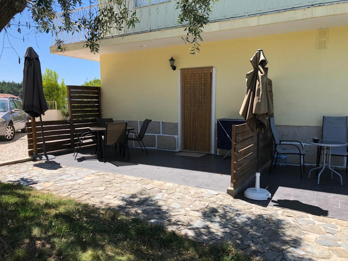 A Casa Amarela Apartment Pinheiro de Coja Bagian luar foto