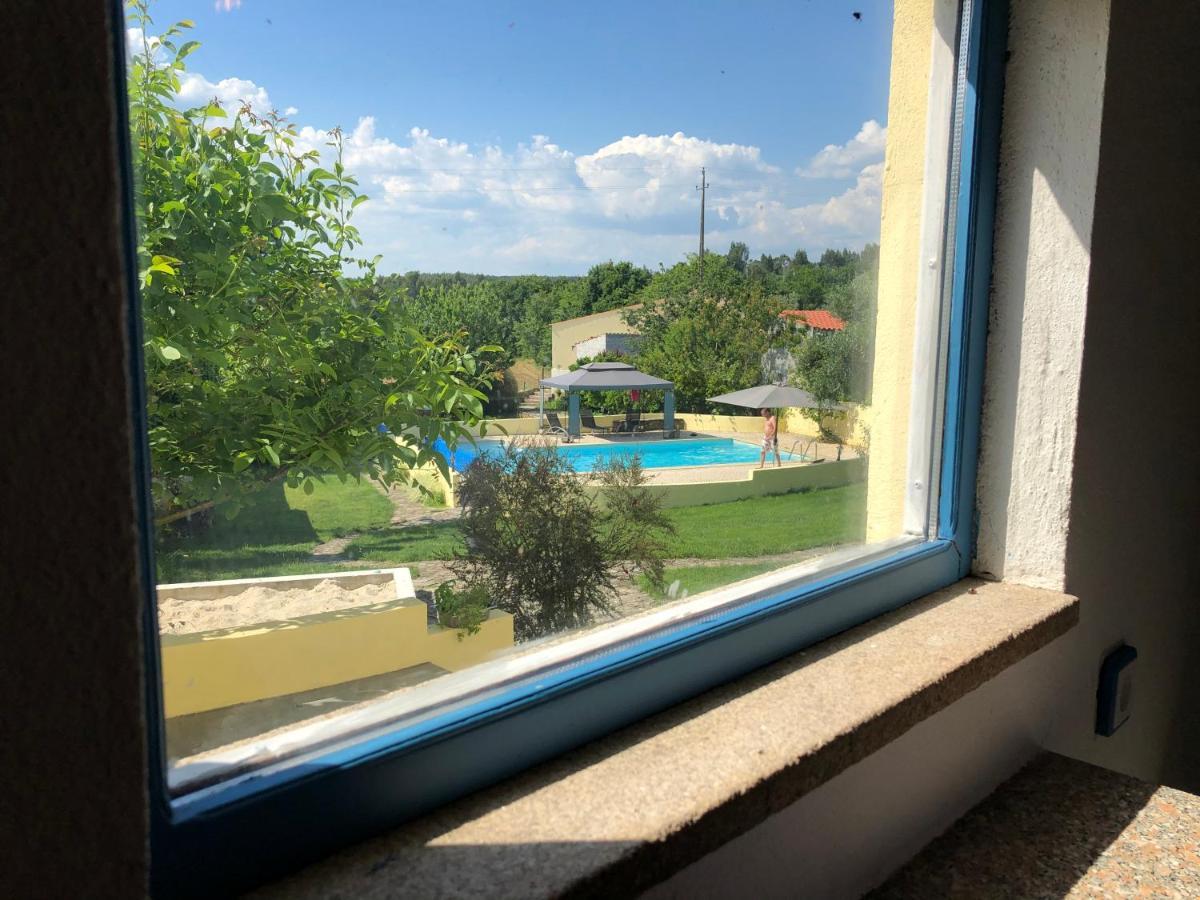 A Casa Amarela Apartment Pinheiro de Coja Bagian luar foto