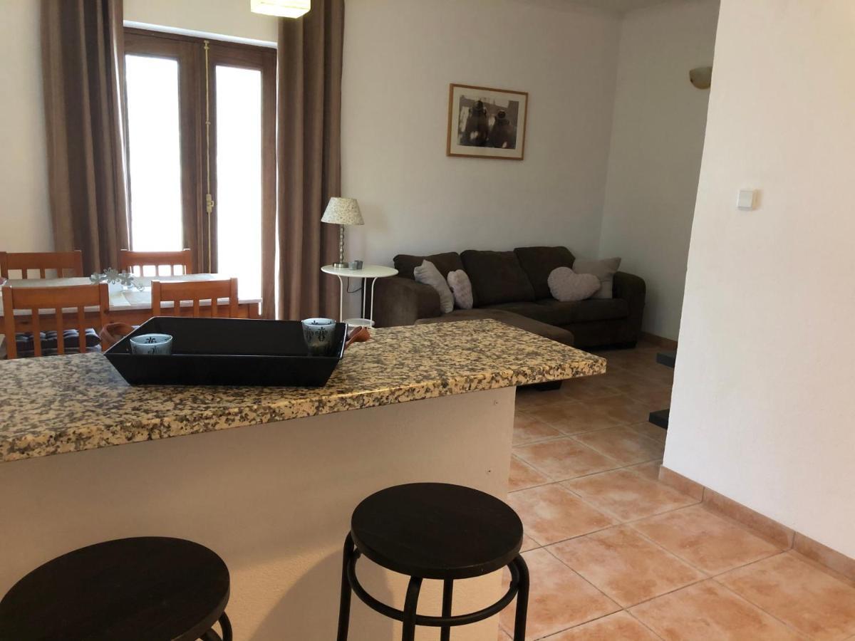 A Casa Amarela Apartment Pinheiro de Coja Bagian luar foto