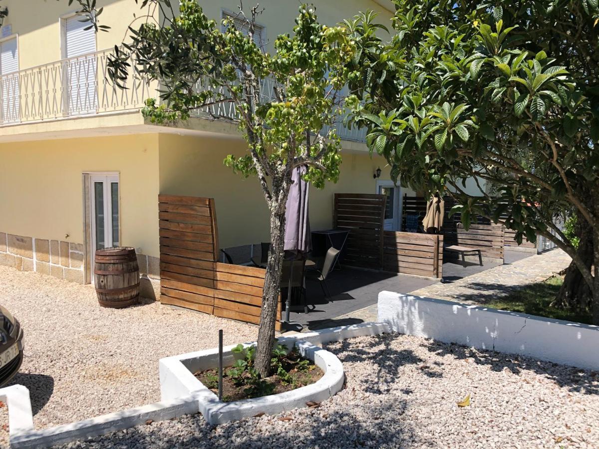 A Casa Amarela Apartment Pinheiro de Coja Bagian luar foto