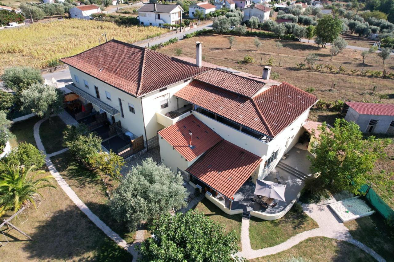 A Casa Amarela Apartment Pinheiro de Coja Bagian luar foto