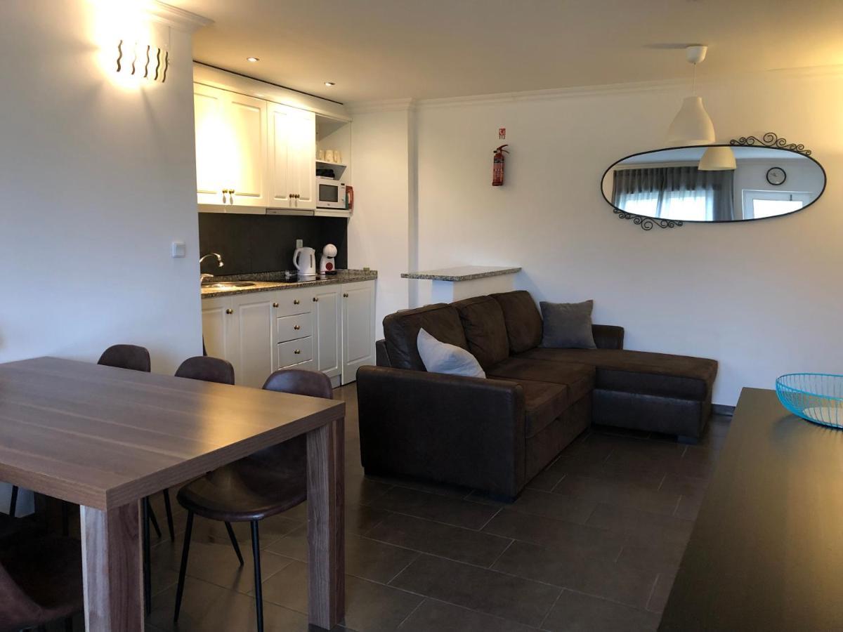 A Casa Amarela Apartment Pinheiro de Coja Bagian luar foto